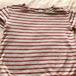 Striped shirt with a knot at the end